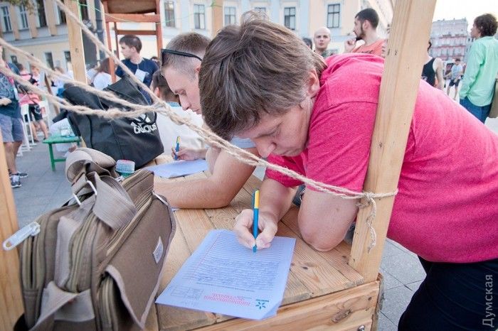 памятник дюку, диктант возле памятника