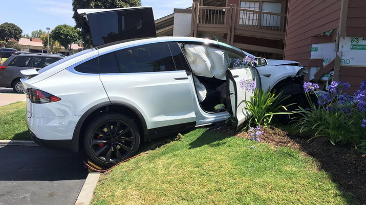 accident, tesla motors