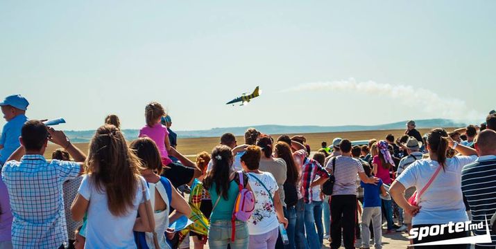 Show aerian de excepţie la Aeroportul Internaţional Chişinău