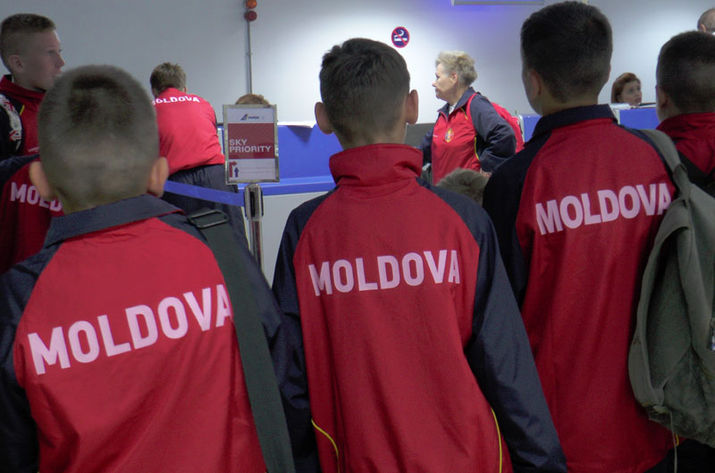 20 de copii cu nevoi speciale din Moldova îi vor vedea pe Messi și Suarez în Supercupa Europei