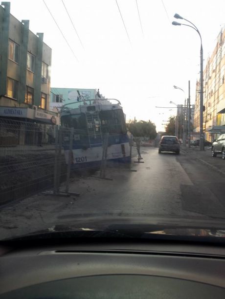 troleibuz, santier de constructie