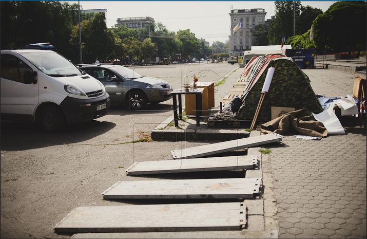 палатки, площадь великого национального собрания