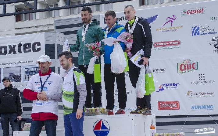 Молдавские бегуны покорили Румынию, победив в песчаном марафоне в Мамая