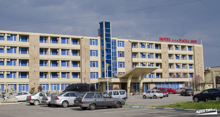 Молдавские бегуны покорили Румынию, победив в песчаном марафоне в Мамая