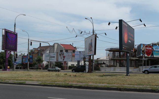 bulevardul stefan cel mare, panouri publicitare