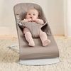 купить Детское кресло-качалка BabyBjorn 006317A Bliss Woven Petal Quilt, Sand Gray в Кишинёве 