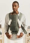 купить Кенгуру BabyBjorn 021040E1 Mini Dark Green, cu pozitii multiple de purtare в Кишинёве 