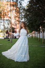 Платья
