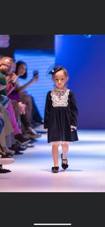 .Платье бархатное синее кружевное