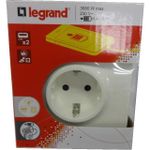Адаптер электрический Legrand 694671 Fisa 1x2P+T+2xincarcator USB