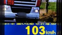 Șofer teribilist de camion, surprins de polițiști: Avea 103 km pe oră