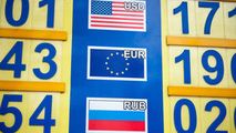 Curs valutar 5 ianuarie 2022: Cât valorează un euro și un dolar