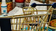 Grecia, în criză: Supermarketurile vând produse de bază la prețuri fixe