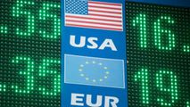 Curs valutar 23 martie 2023: Cât valorează un euro și un dolar