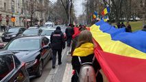 Marș cu un tricolor uriaș, organizat pe străzile Capitalei