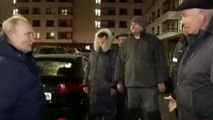 Cine sunt persoanele surprinse stând de vorbă cu Putin, la Mariupol
