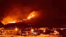 Plajă distrusă de flăcări în Catania: Incendiile amenință aeroportul