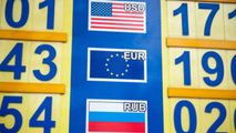 Curs valutar 20 martie 2023: Cât valorează un euro și un dolar