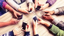 Numărul utilizatorilor serviciilor de telefonie mobilă, peste 5 milioane