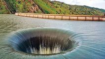 Cum funcționează prăpastia din lacul Berryessa: Înghite 1.360 m3/s