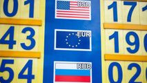 Curs valutar 8 martie 2023: Cât valorează un euro și un dolar