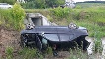 Un BMW s-a răsturnat într-o râpă la Hâncești: 2 răniți. Primele imagini