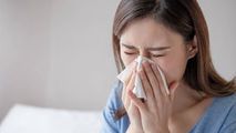 Britanicii vaccinați se plâng de episoade de strănut. Care e explicația