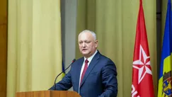 Dodon nu recunoaște referendumul, dar e gata să îl organizeze în 2025