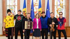 Solistul trupei Zdob și Zdub și frații Advahov, decorați de Maia Sandu