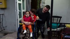 Soții din Fălești care împart același scaun cu rotile: Au doi copii