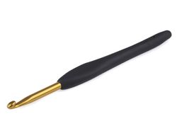 Crochet hook with black silicone handle size / Size 5,5