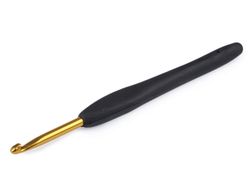 Crochet hook with black silicone handle size / Size 5