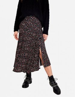 Юбка Stradivarius Черный в цветочек 4704/106/100
