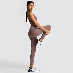Costum pentru femei marime s