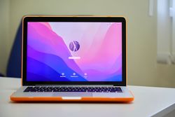 Apple MacBook Pro 13" A1502 (Early 2015) i5 2.7GHZ/8GB/128GB (Grade C)