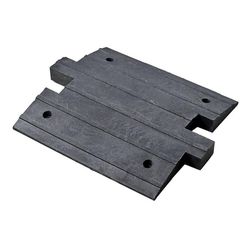 купить Организация дорожного движения Uniplast 16550 Denivelare artificiala pentru reducerea vitezei 470x490x50 (negru) C250 в Кишинёве 