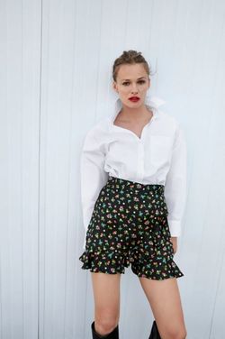 Шорты ZARA Черный с принтом 2157/122/330