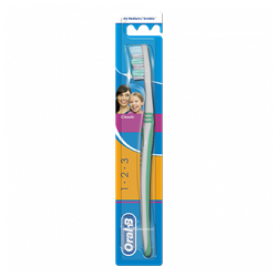 Зубная щётка ORAL-B 1.2.3 CLASSIC