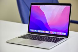 Apple MacBook Pro 13" (M2017) i5 2.3GHZ/8GB/128GB (C)