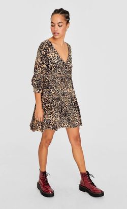 Платье Stradivarius Леопард 8275/108/430