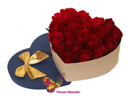 25 красных роз в коробке в форме сердца