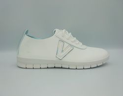 NayasitunV White