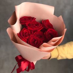 Buchet din 7 trandafiri 40-50 cm