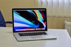 Apple MacBook Pro 15" A1398 (Mid 2014) i7 2.2GHZ/16GB/256GB (IG) (B)