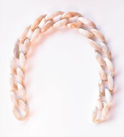 Lanț acrilic, 42 cm / scoică