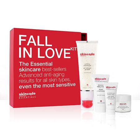 cumpără Skincode Essentials Set Fall in Love (Gel de curățare,Cremă pentru față,Ser,Cremă pentu ochi) în Chișinău