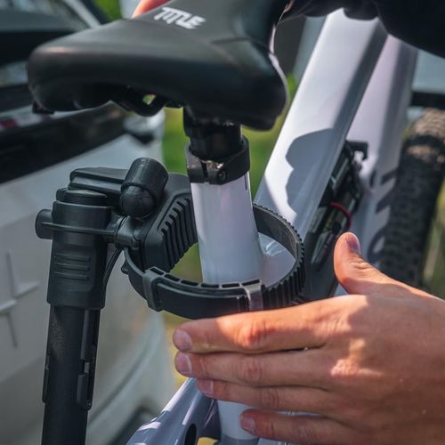 cumpără Suport auto bicicleta THULE VeloLite 3-bike no tilt platform towbar bike carrier 13pin black (9053100) în Chișinău 