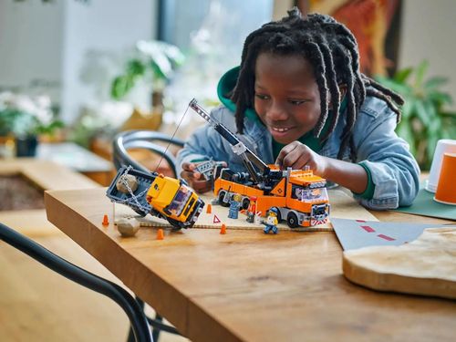 cumpără Set de construcție Lego 60467 City: Camion de tractare de mare tonaj cu macara în Chișinău 