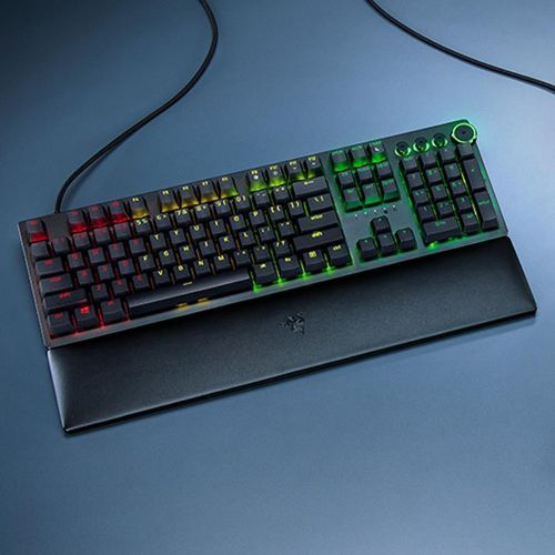 купить Игровая клавиатура Razer RZ03-03930100-R3M1 Huntsman V2 (Red Switch) US Layout в Кишинёве 