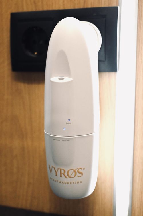 купить Ароматизатор воздуха Vyros AE103 + ulei в Кишинёве 